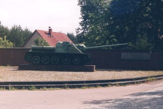 [Bevrijdingsmonument: Een Sovjet-tank]